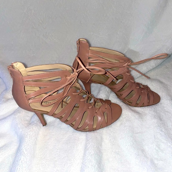 ‼️SOLD‼️ Nine West Heels - Picture 3 of 10